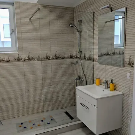 Lägenhet Michella Năvodari